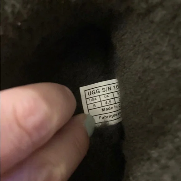 Ugg size 6 leopard boots - Picture 4 of 4